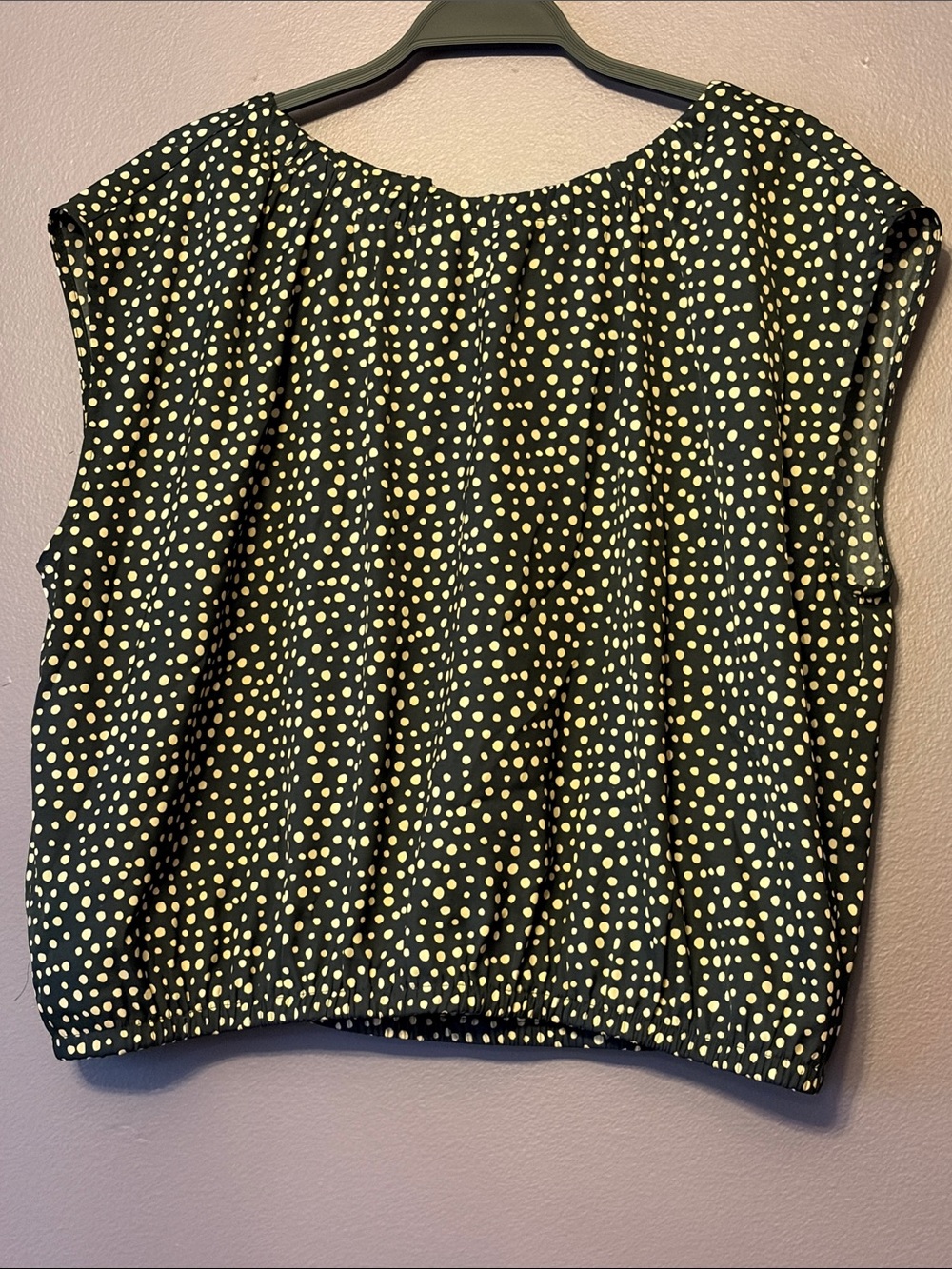 Loft Women’s Large Black and Tan Polka Dot Sleeveless Blouse with back tie NWOT